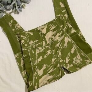 Nicole Miller Legging Mesh Pocket and Lower Green and Beige Large